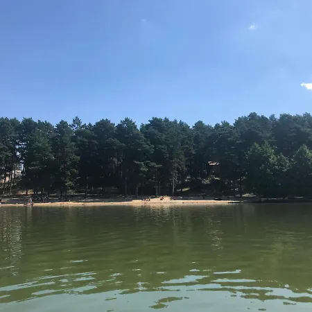 Wypoczynkowy W Lesie Nad Jeziorem