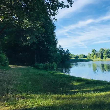 Wypoczynkowy W Lesie Nad Jeziorem Tatil Evi