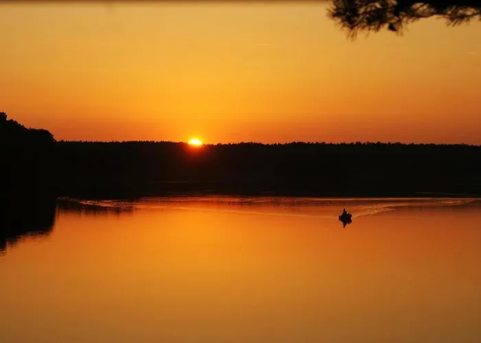 Wypoczynkowy W Lesie Nad Jeziorem Prázdninový dům Ocypel